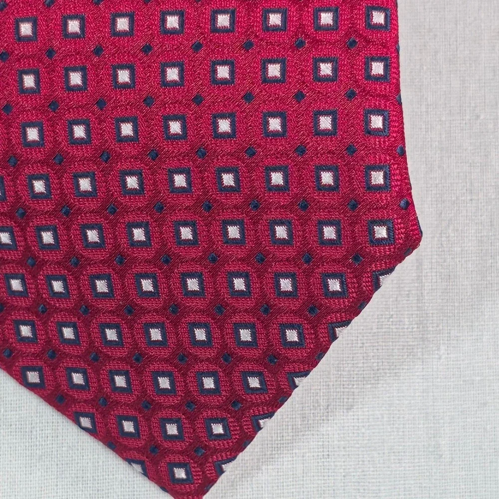 Club Room Mens Tie One Size Red Magnolia Magnolia Medallion Geo Necktie NWT